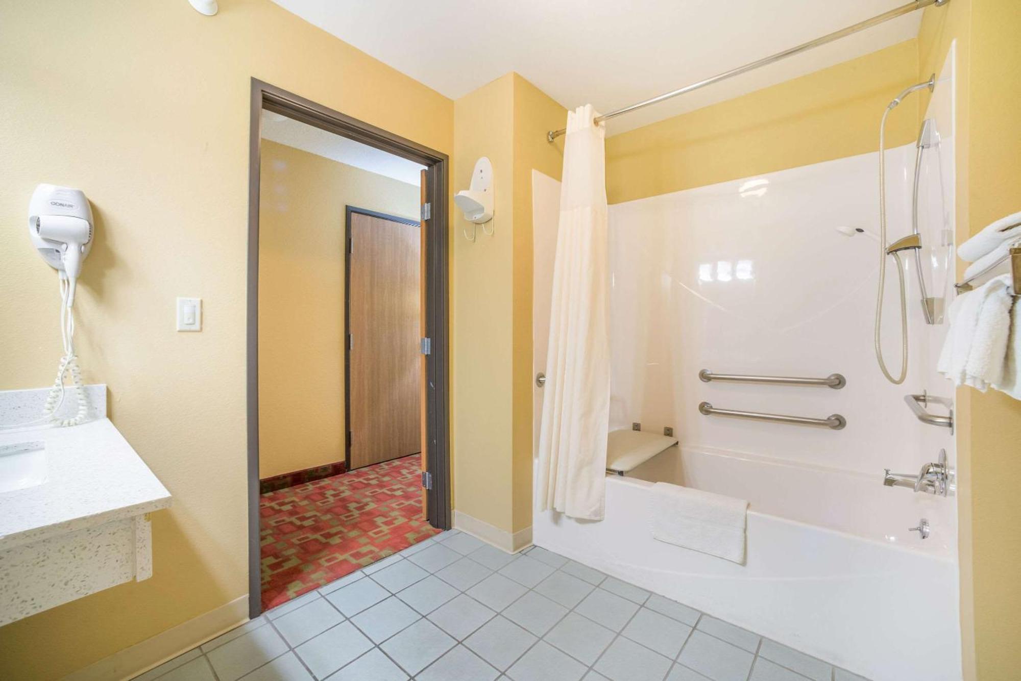 Quality Inn O'Fallon Il - St Louis Eksteriør billede