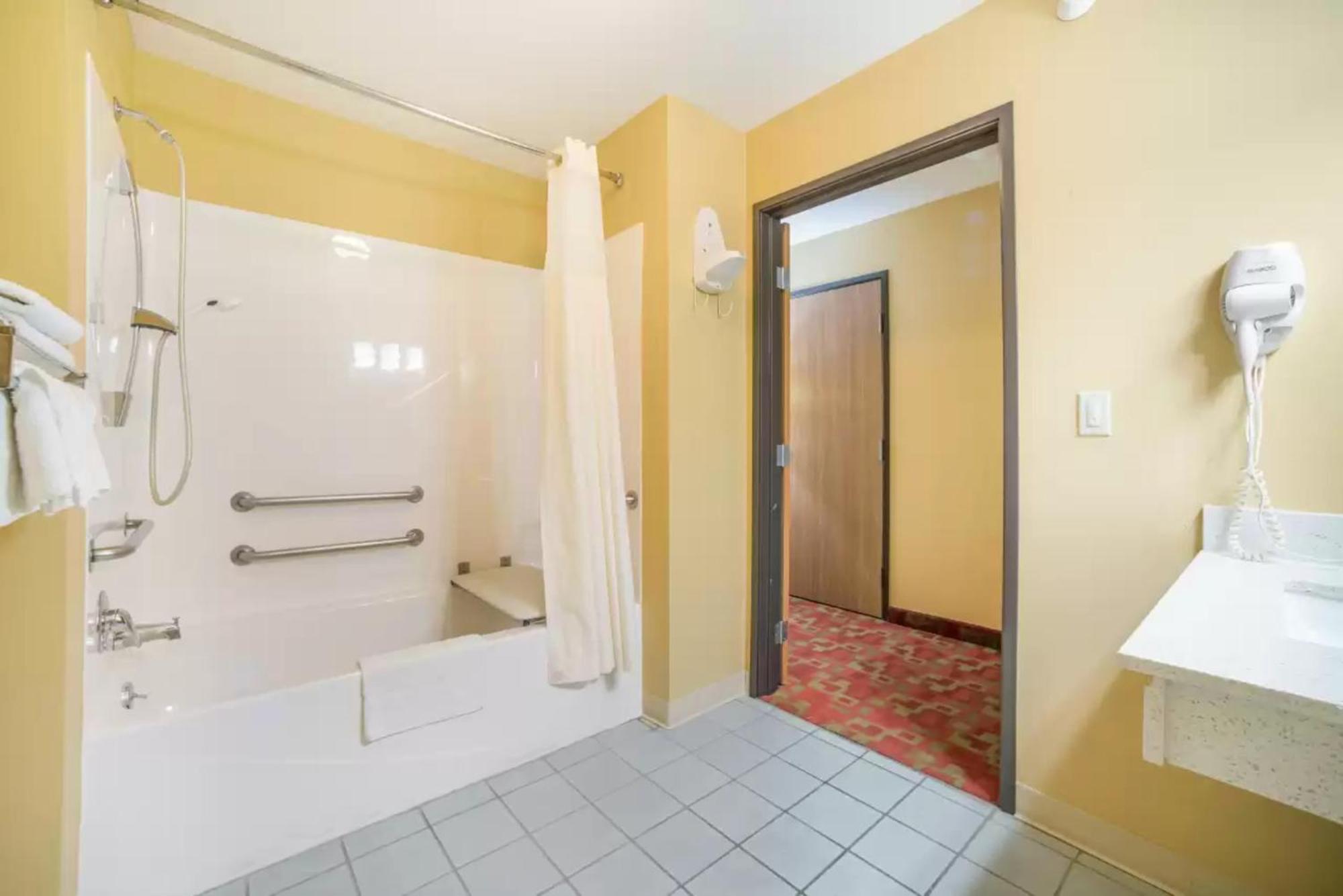 Quality Inn O'Fallon Il - St Louis Eksteriør billede